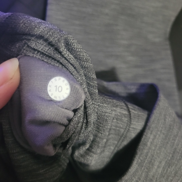 Lulu - Picture 3 of 3